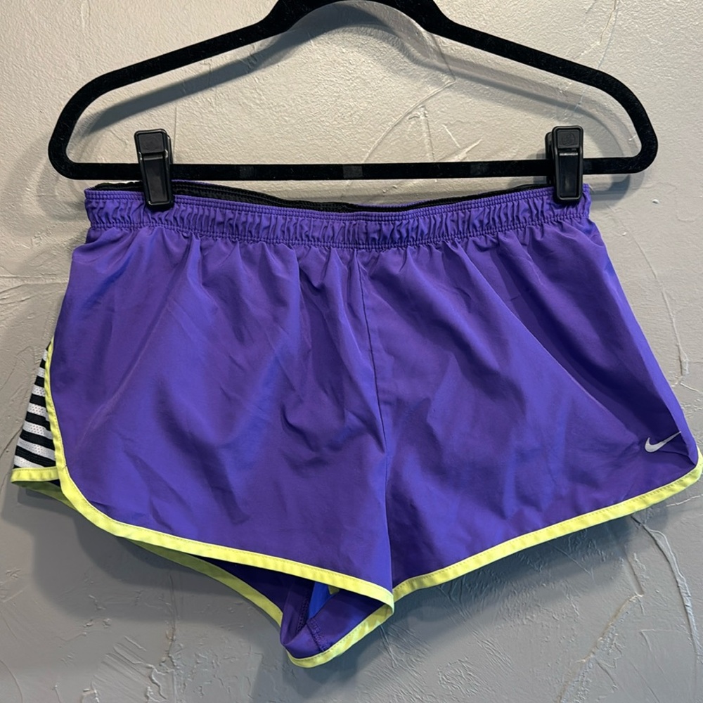 Nike size medium athletic short